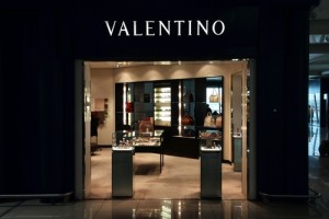 VALENTINOってどんなブランド？ブランドの秘密と歴史4つ | LuLINE Magazine
