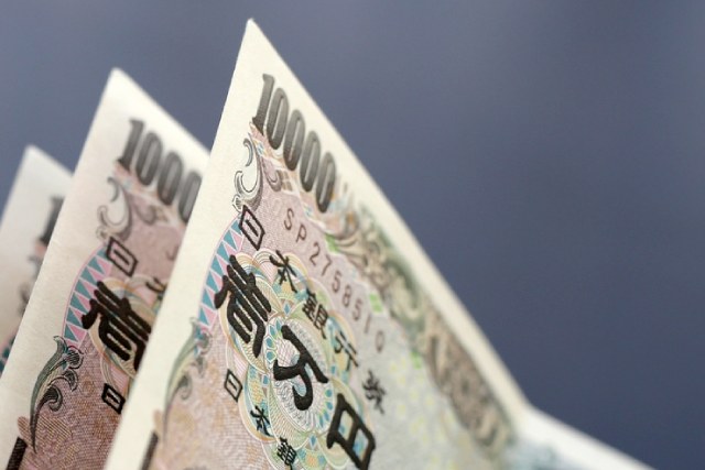一万円札3枚