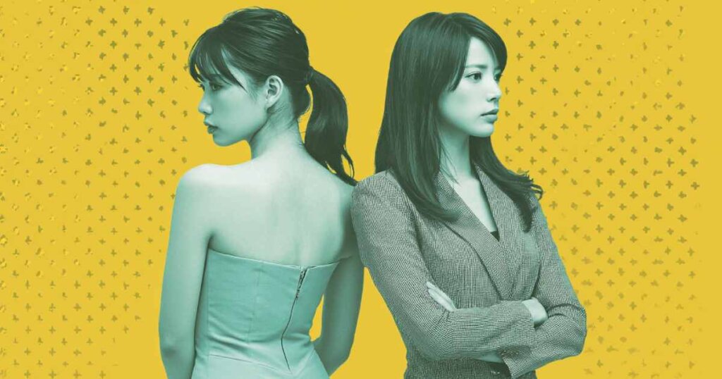 背中を合わせるドレスの女性とスーツの女性