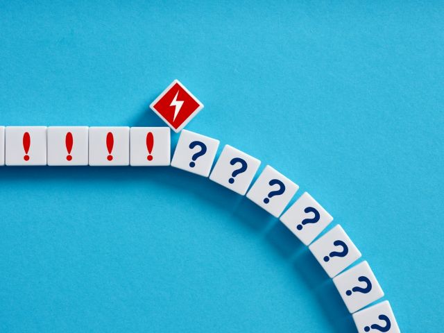 ビックリマークとハテナマークの間にある雷マーク