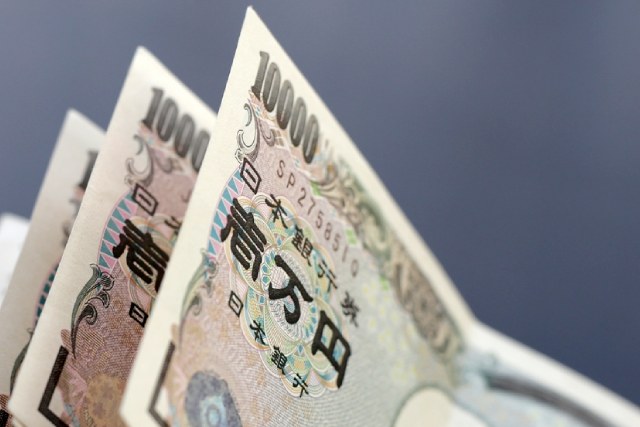 一万円札3枚