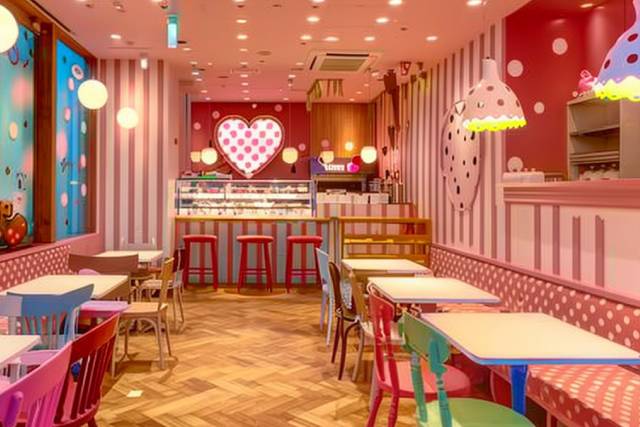 コンセプトカフェの店内