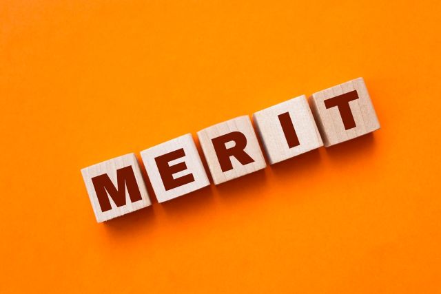 MERITとかかれたブロック