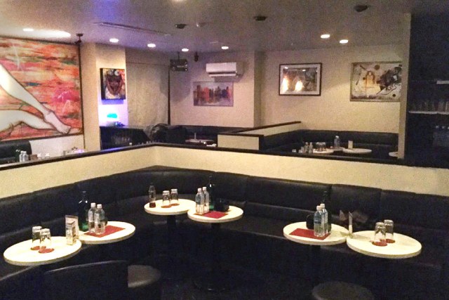 川越のキャバクラ「club Galerie」の店内