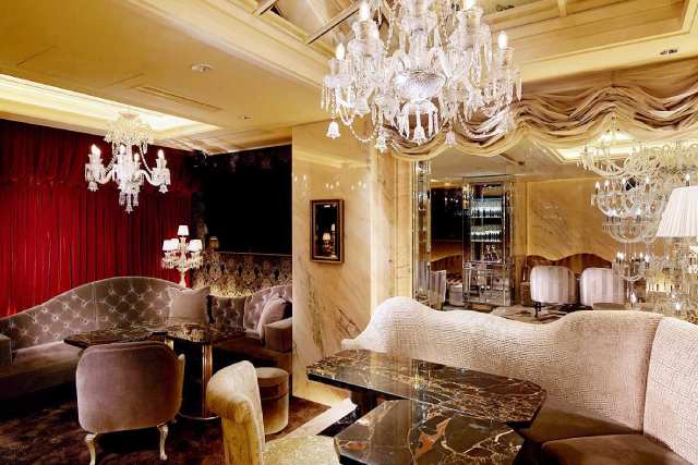 チックグループのTHE SUITE(ザ スイート)の店内