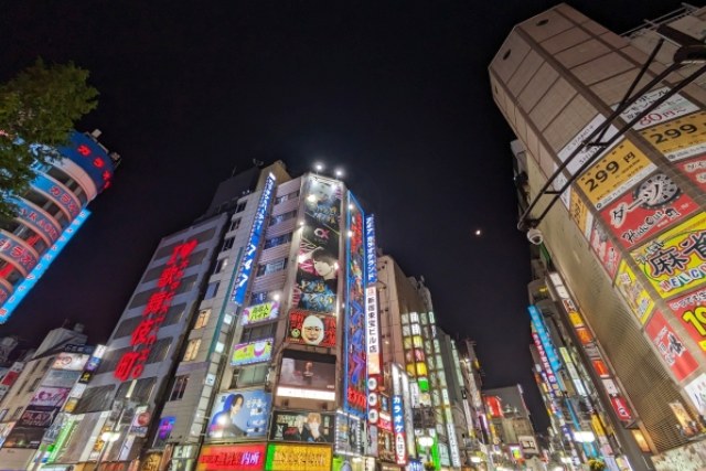 新宿歌舞伎町の夜