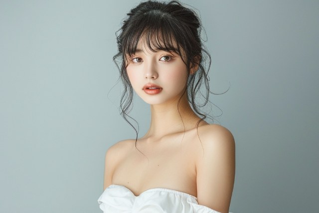 白い衣装を着たキャバ嬢