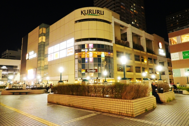 夜の府中駅周辺の風景