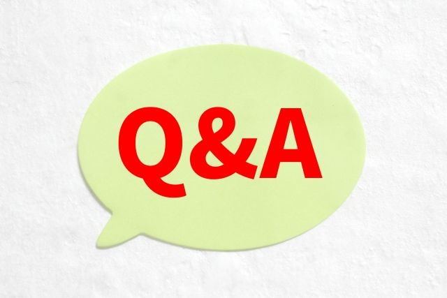 黄緑の吹き出しの中に赤文字でQ&A