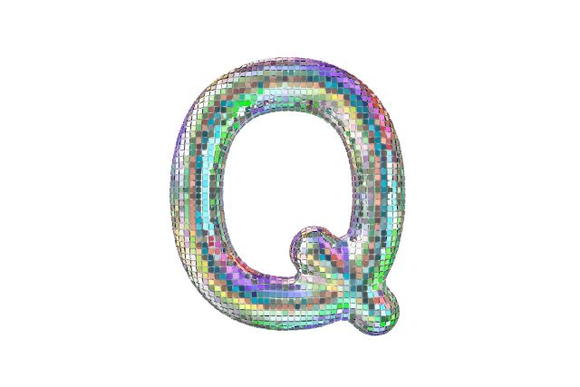キラキラのスパンコールをほどこしたQ
