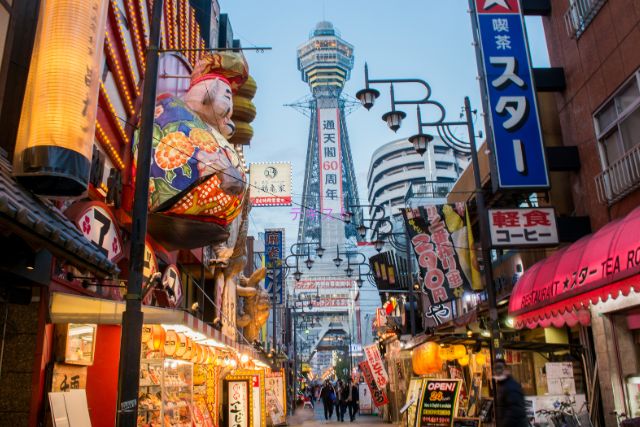 大阪と思われる街の風景
